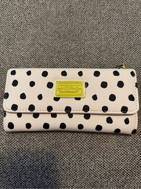Betsey Johnson Cream Wallet Black Polka Dots and Gold Plated Neon Green Plaque